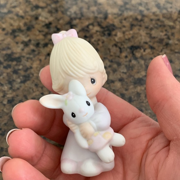 Precious moments small figurine - Picture 3 of 4